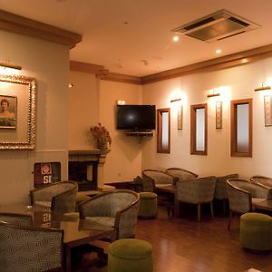 Hotel Rainha D. Amélia, Arts&Leisure